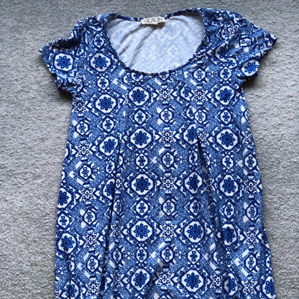 Pretty blue patterned summer dress.